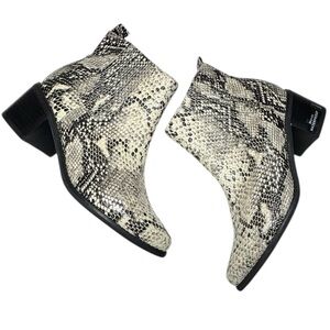 Blondo Elvina Black Gray Cream Waterproof Leather Block Heel Booties Size 8.5